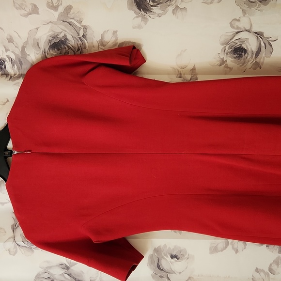 Michael Kors dress crepe size 6 in stunning red! Spring for sure - Picture 3 of 3